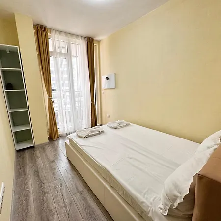 Seaview In Complex Metalex Garden Varna